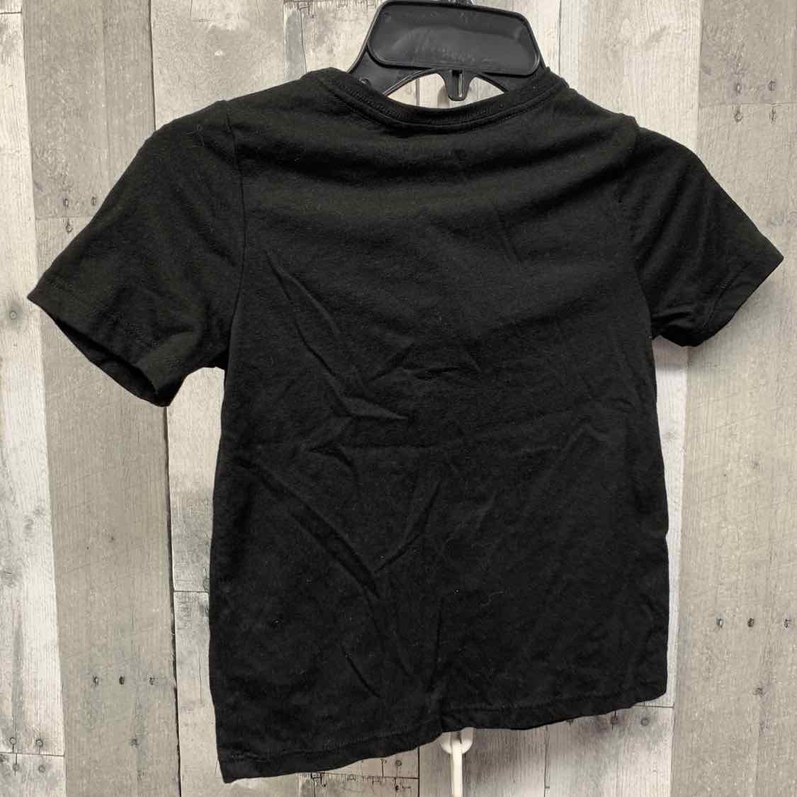 Size 5T Black Graphic Holiday Brands T Shirt