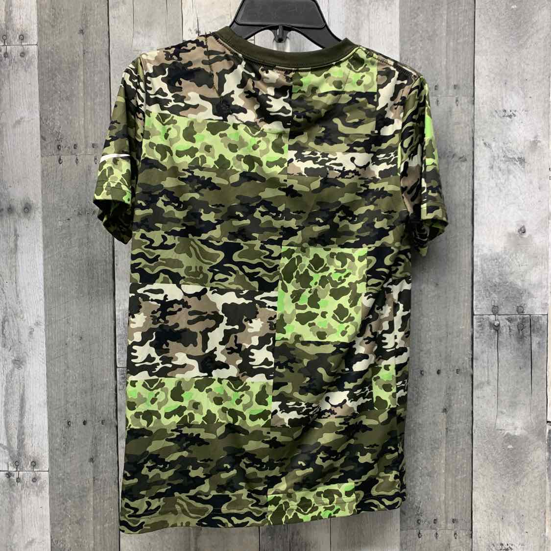 Size Medium Green Camo Sport Brand T Shirt