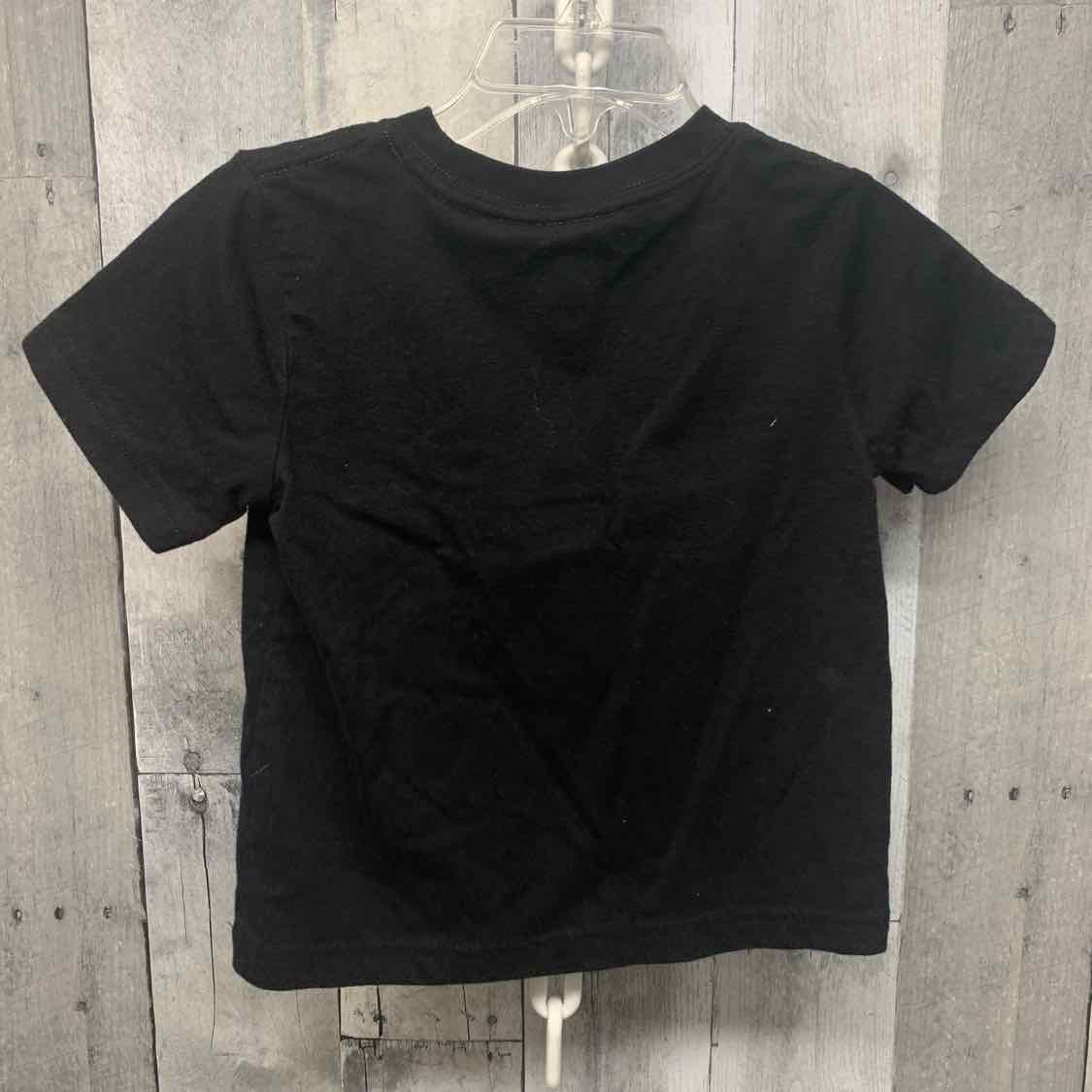 Size 2T Black Graphic Holiday Brands T Shirt