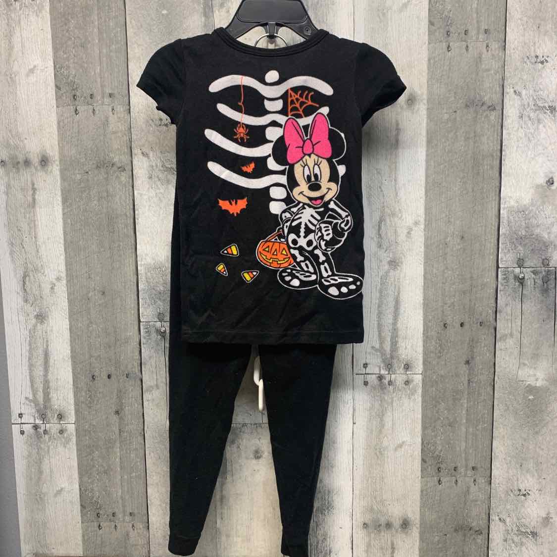 Size 4T Black Graphic Disney 2pc PJs