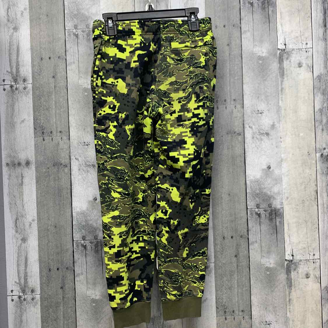 Size Medium Green Camo Sport Brand Athletic Pants