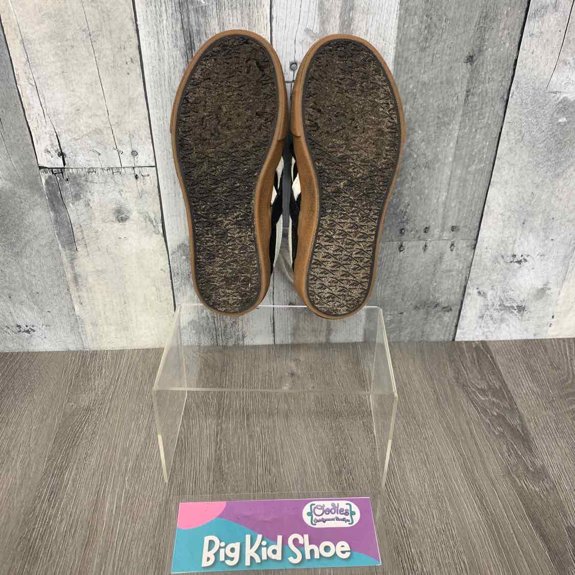 Size 1 Black/Brown Reebok Sneakers