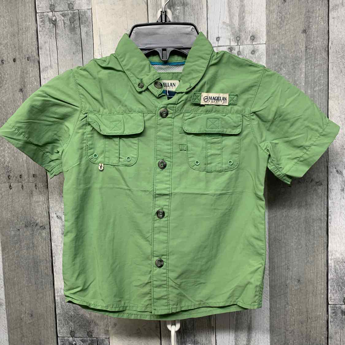 Size 4 Green Magellan Outdoors Button Up