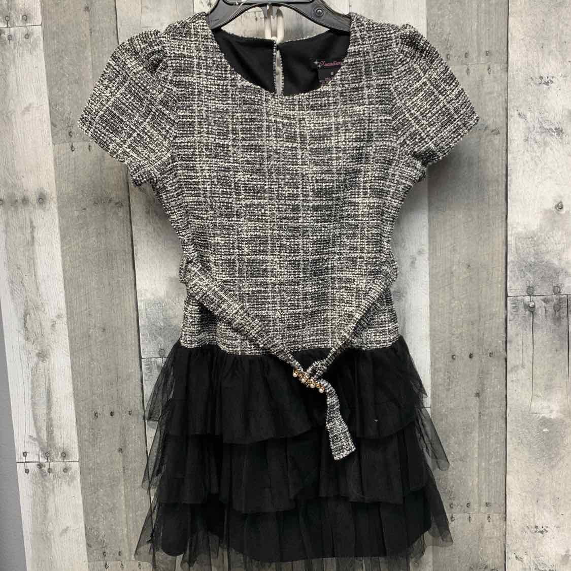 Size 8 Black/White Mid Brand Dress