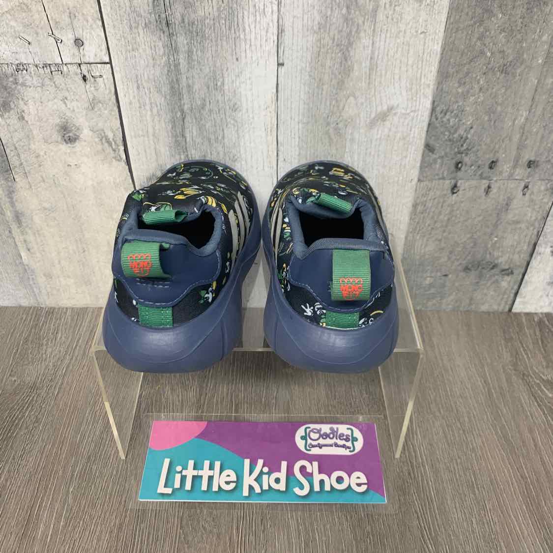 Size 7 Green/Navy Sport Brand Sneakers