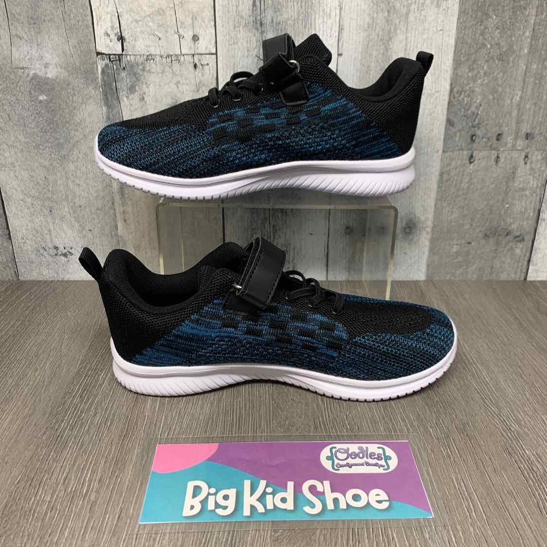 Size 6 Black/Blue B Brand Sneakers