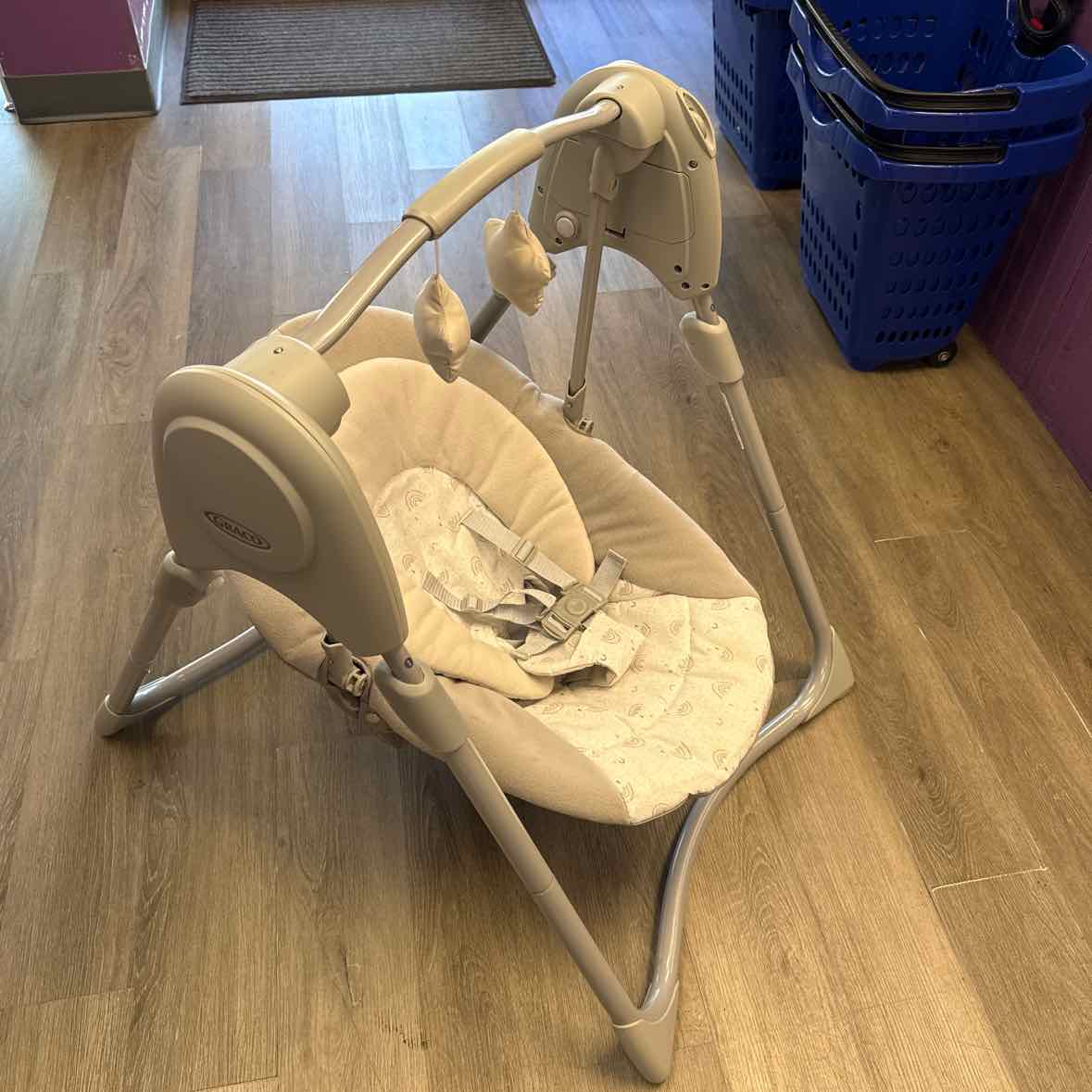 Graco Gray Print Travel Swing