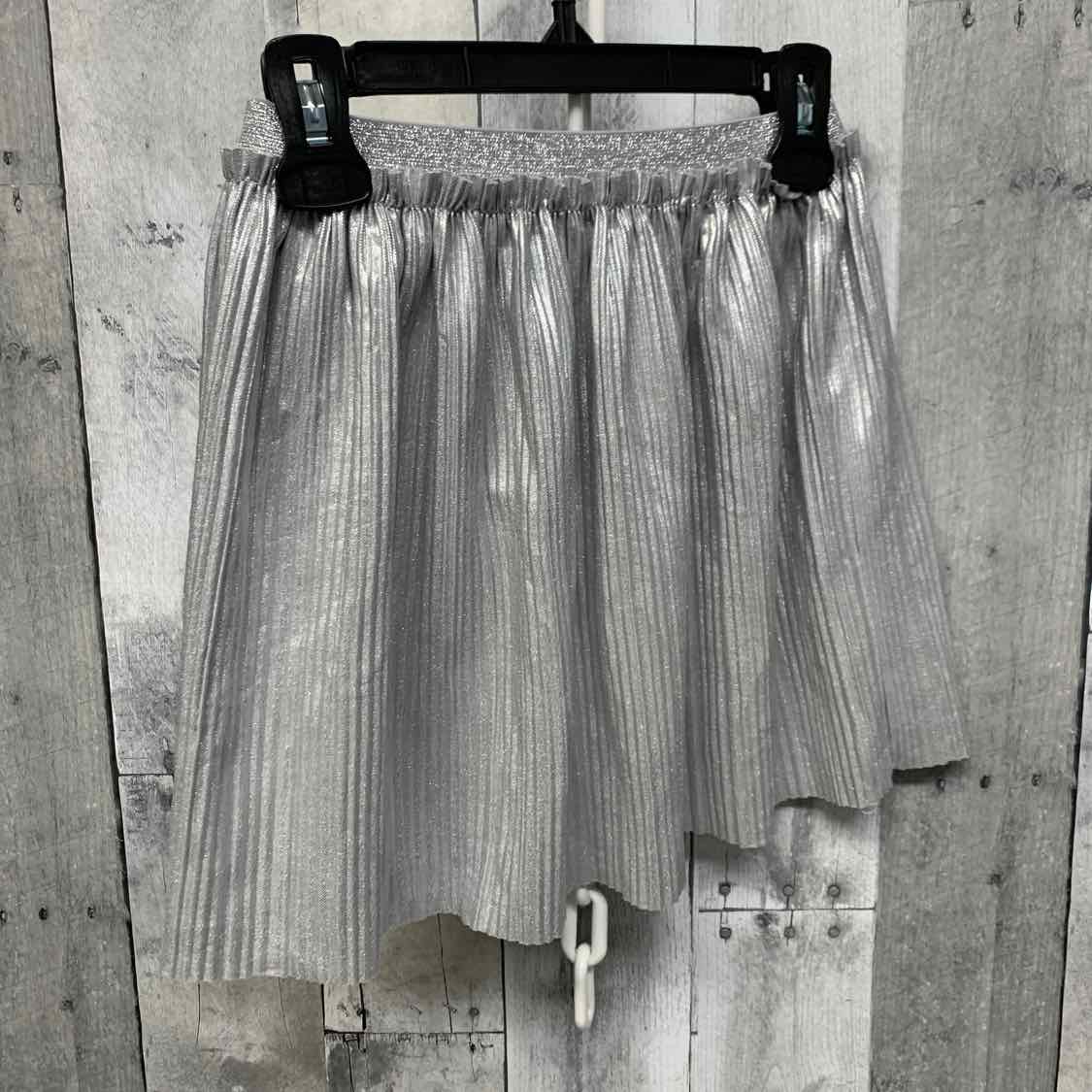 Size 6/7 Silver Cat & Jack Shorts - Athletic