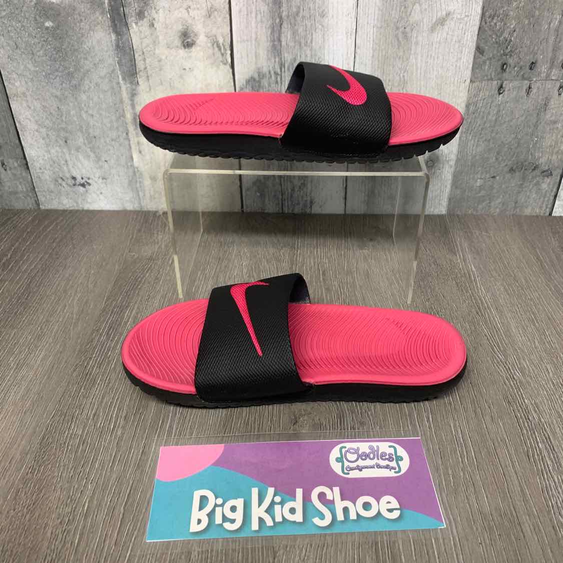 Size 2 Black/Pink Sport Brand Sandals
