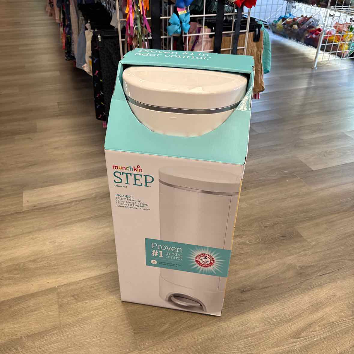 Munchkin White Diaper Disposal