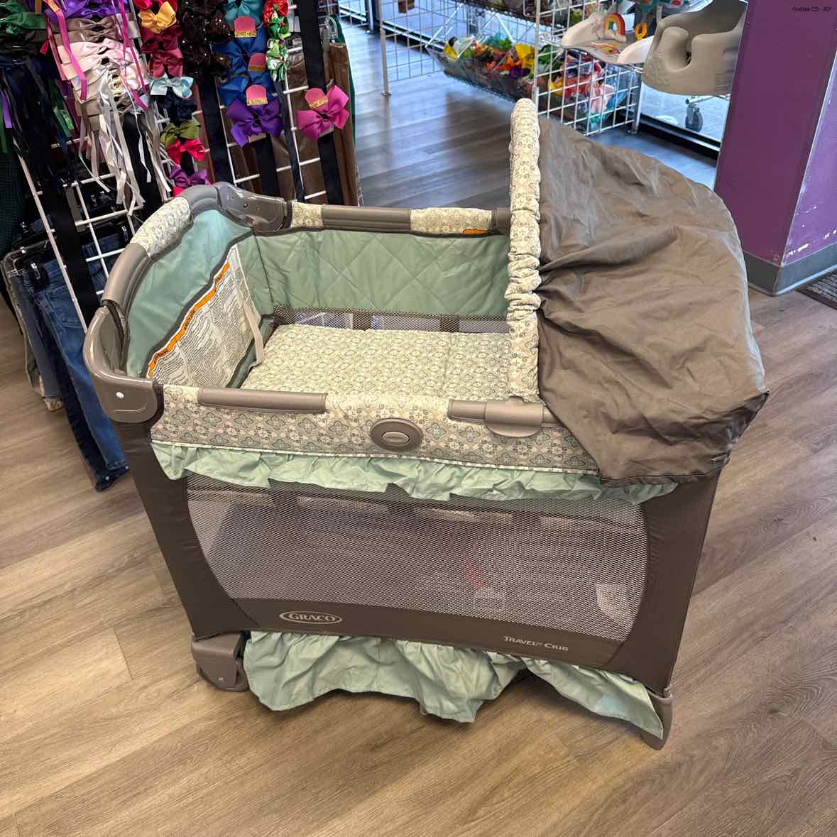 Graco Gray/Mint Pack N Play