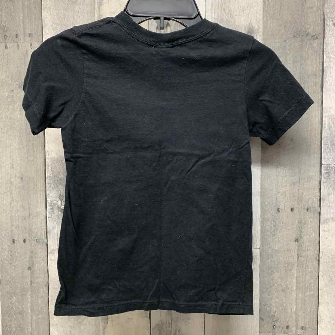 Size 4T Black Graphic Mid Brand T Shirt