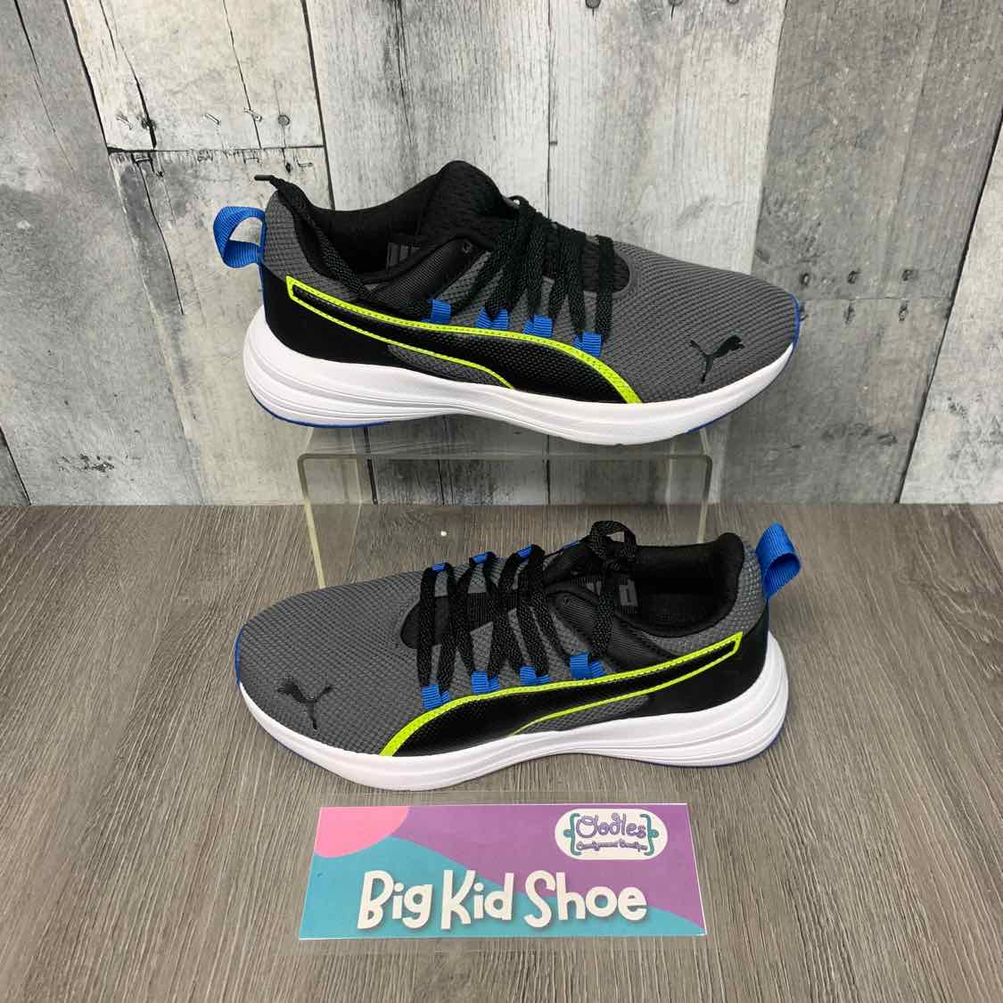 Size 4 Gray/Blue Puma Sneakers