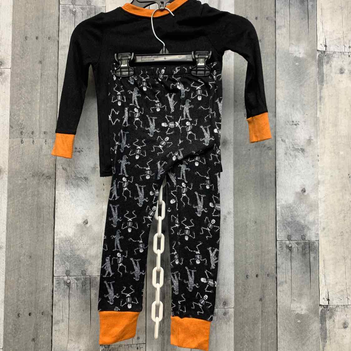 Size 4T Black/Orange B Brand 2pc PJs