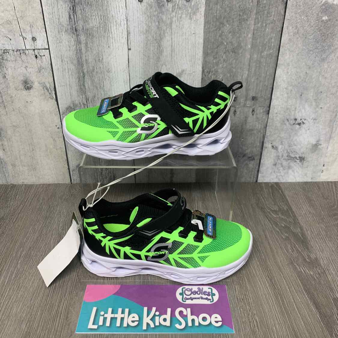 Size 11 Green/Black Skechers Sneakers
