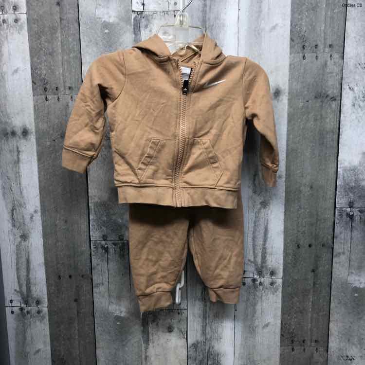Size 6 Months Tan/White Sport Brand Jacket/Pants