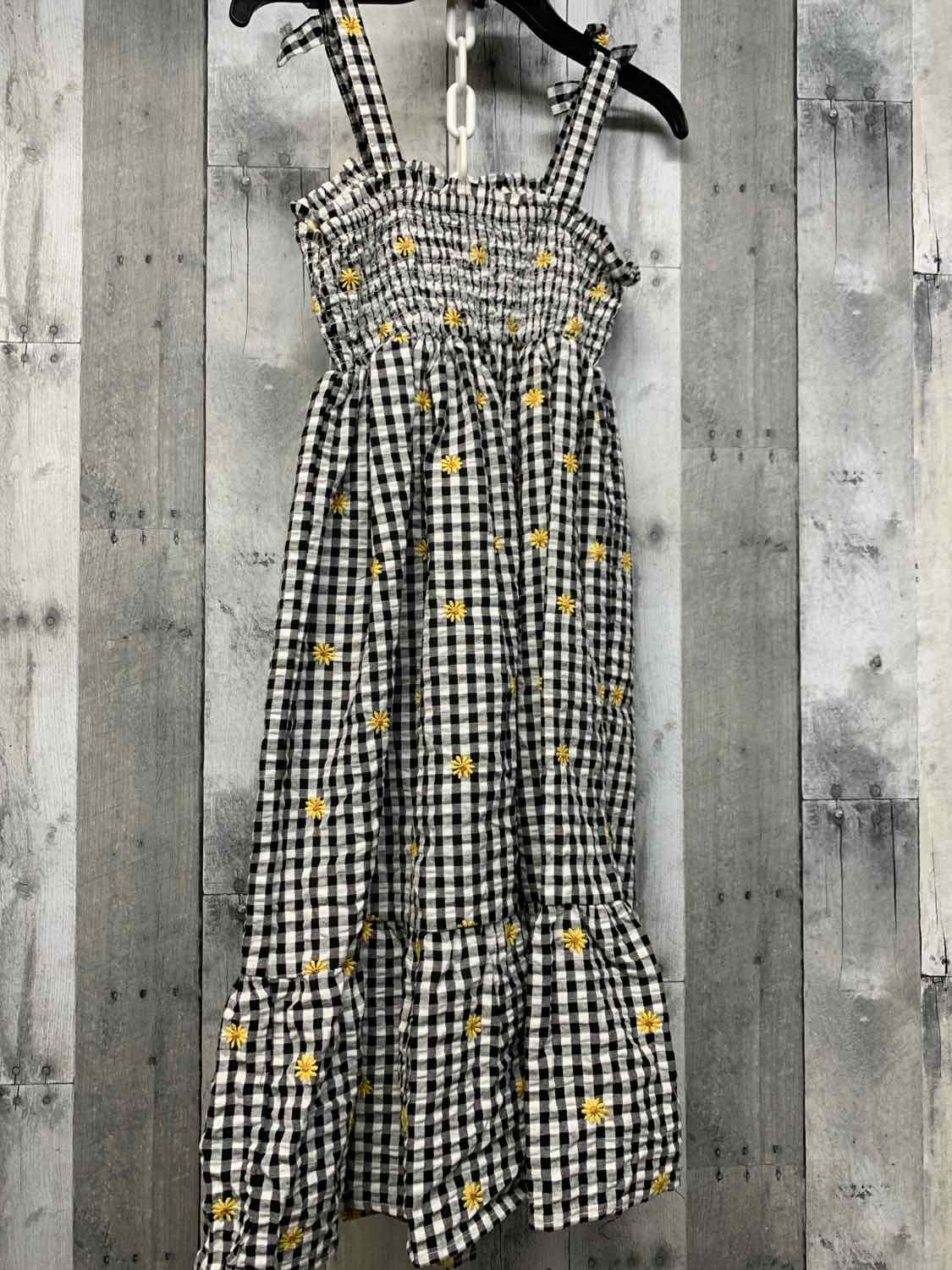 Size 8 Black/White Btween Dress - OodlesCB