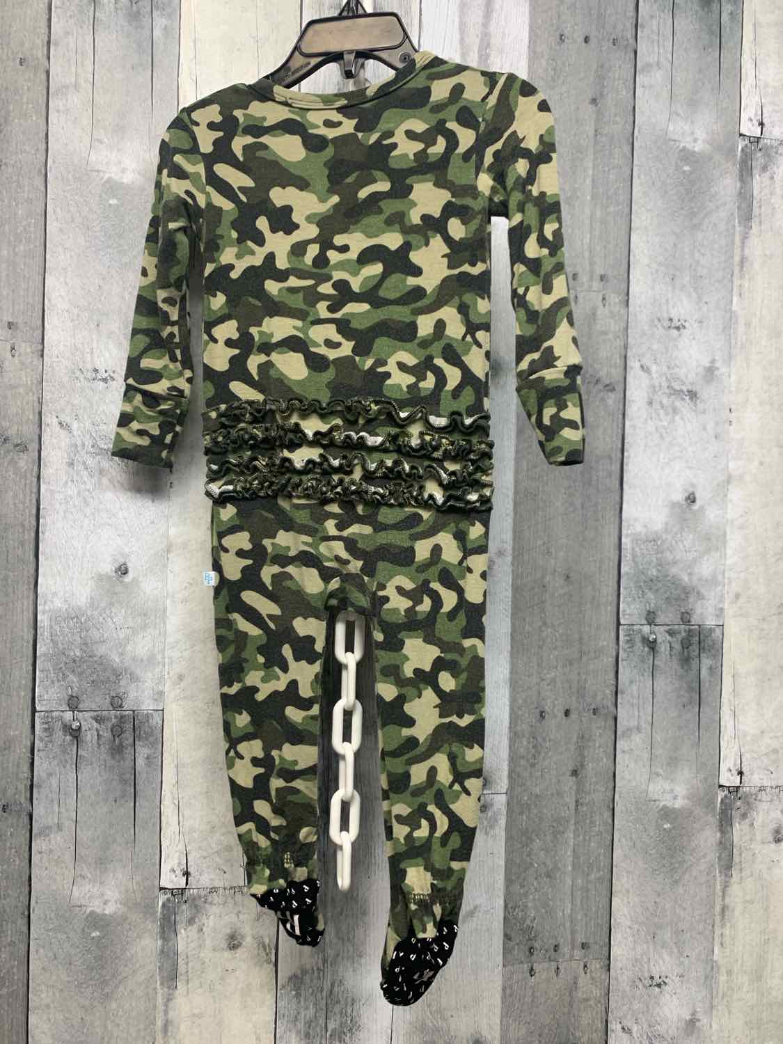 Size 12-18 Months Green Camo Posh Peanut Footy PJs