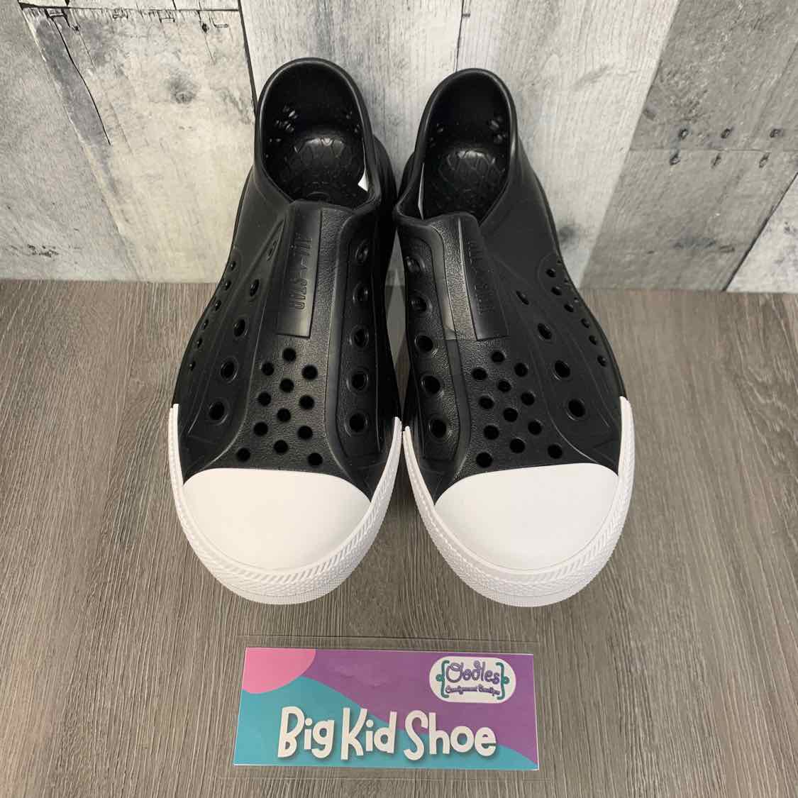 Size 4 Black/White Converse Water Shoes