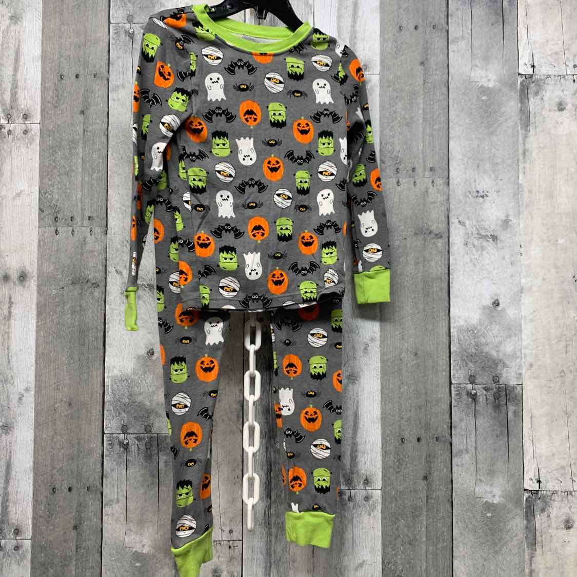 Size 5 Gray Print Holiday Brands 2pc PJs