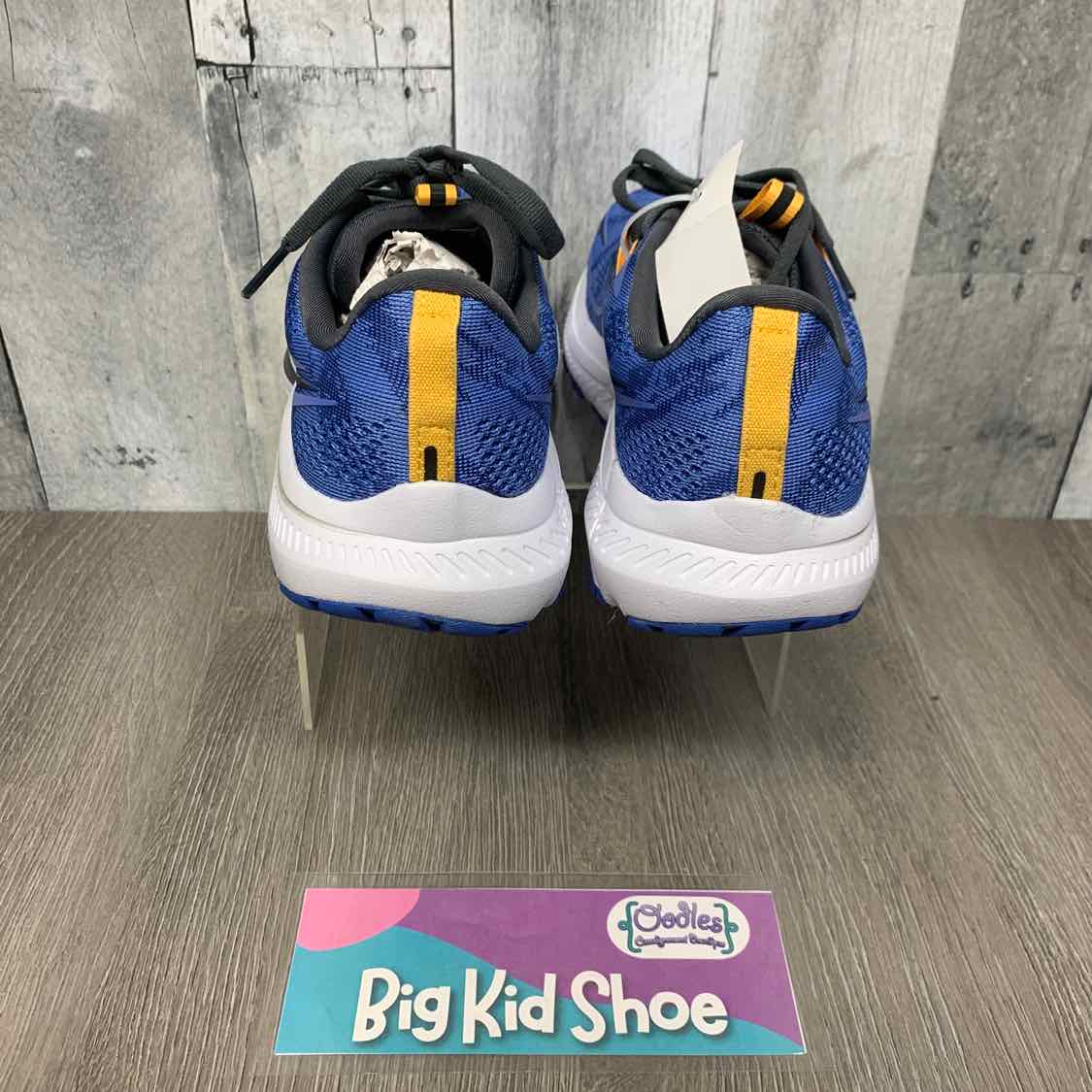 Size 5 Blue/Gray Saucony Sneakers