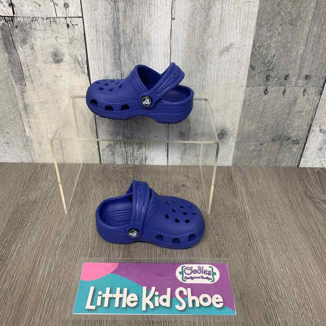 Size 2 Navy Crocs Water Shoes