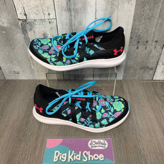 Size 5.5 Black/Blue Sport Brand Sneakers