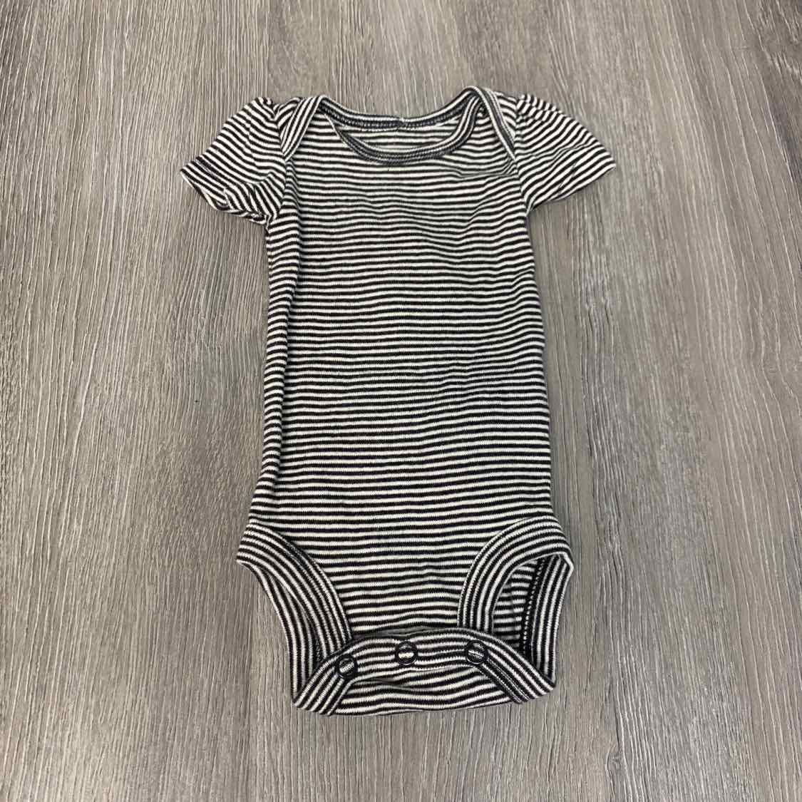 Size Preemie Black/White Carter's Bodysuit - OodlesCB
