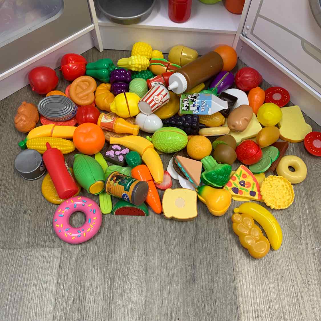 KidKraft White Kitchen Set