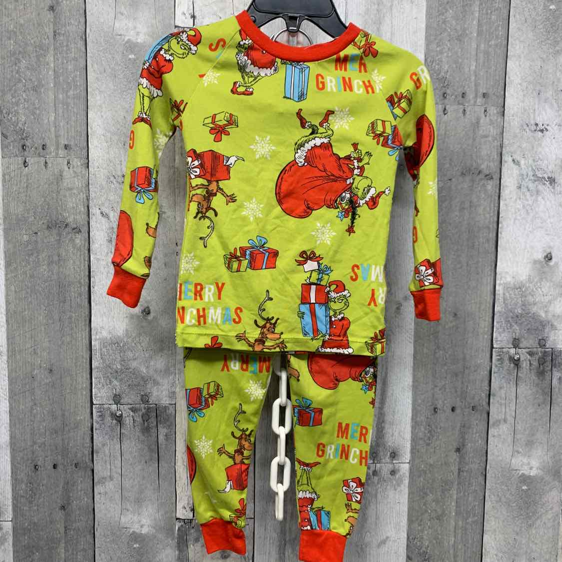 Size 2T Green/Red Mid Brand 2pc PJs