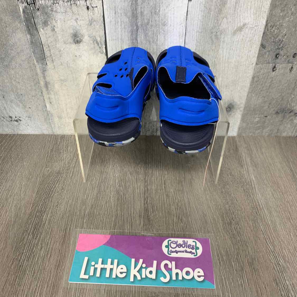 Size 7/8 Blue Camo Wonder Nation Water Shoes