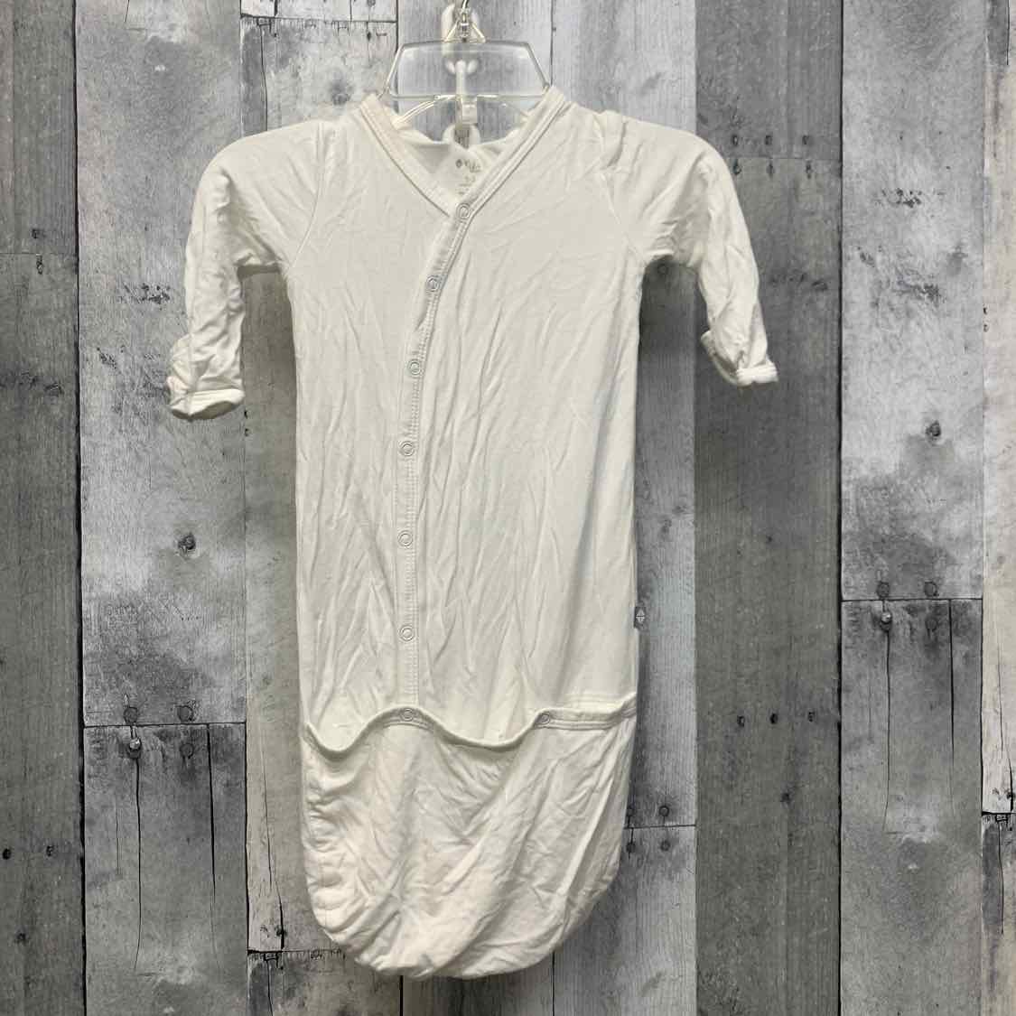 Size 0-3 Months White Kyte Layette