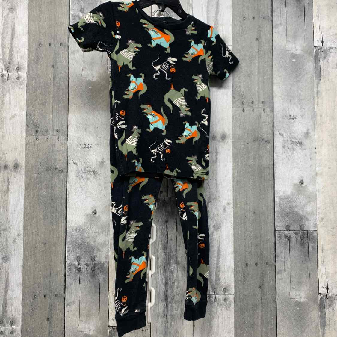 Size 4T Black Print Just One You 2pc PJs