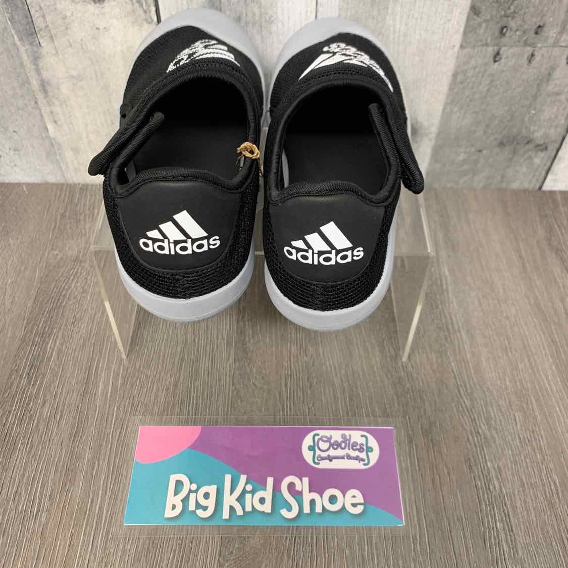 Size 2 Black/White Sport Brand Water Shoes