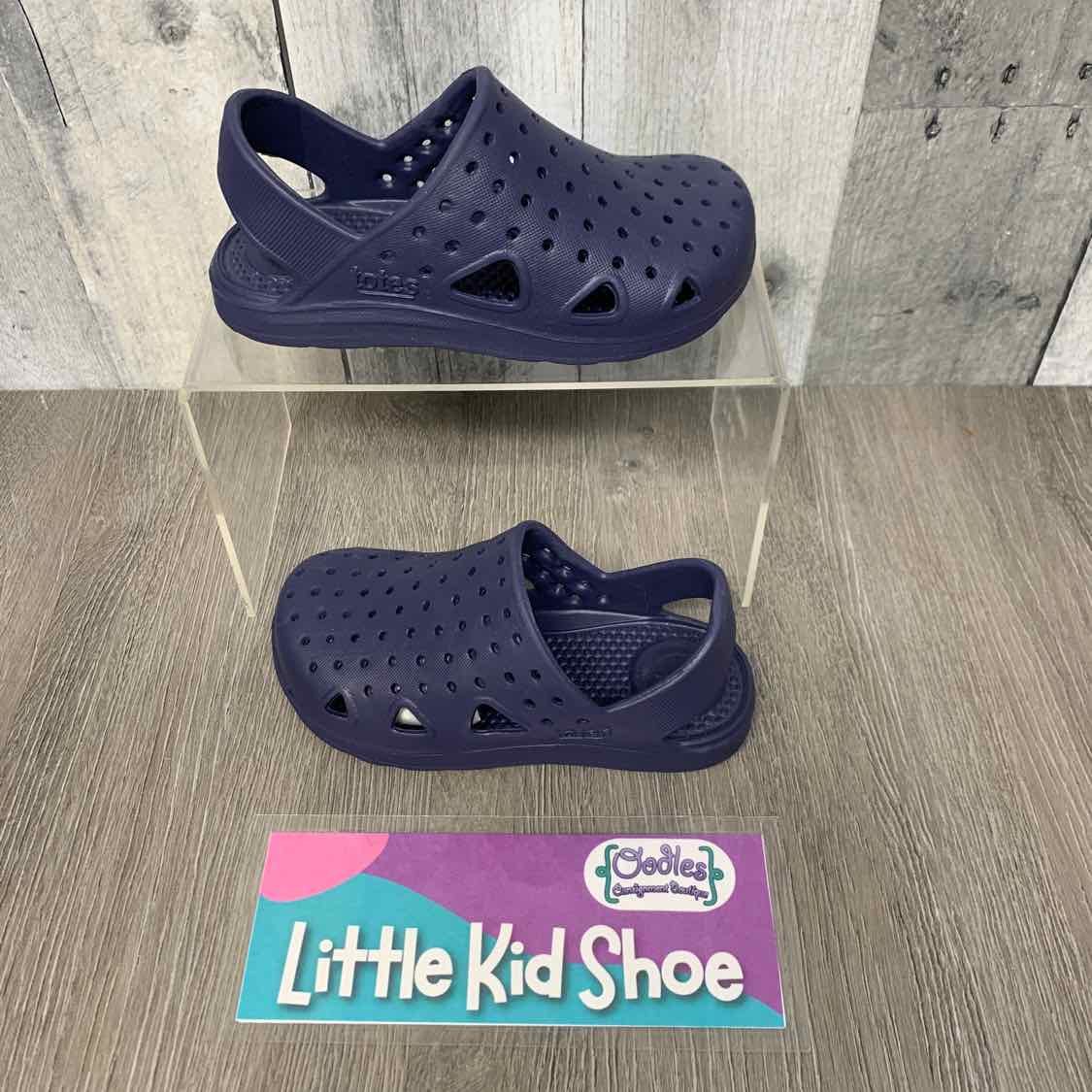 Size 7/8 Navy Totes Water Shoes