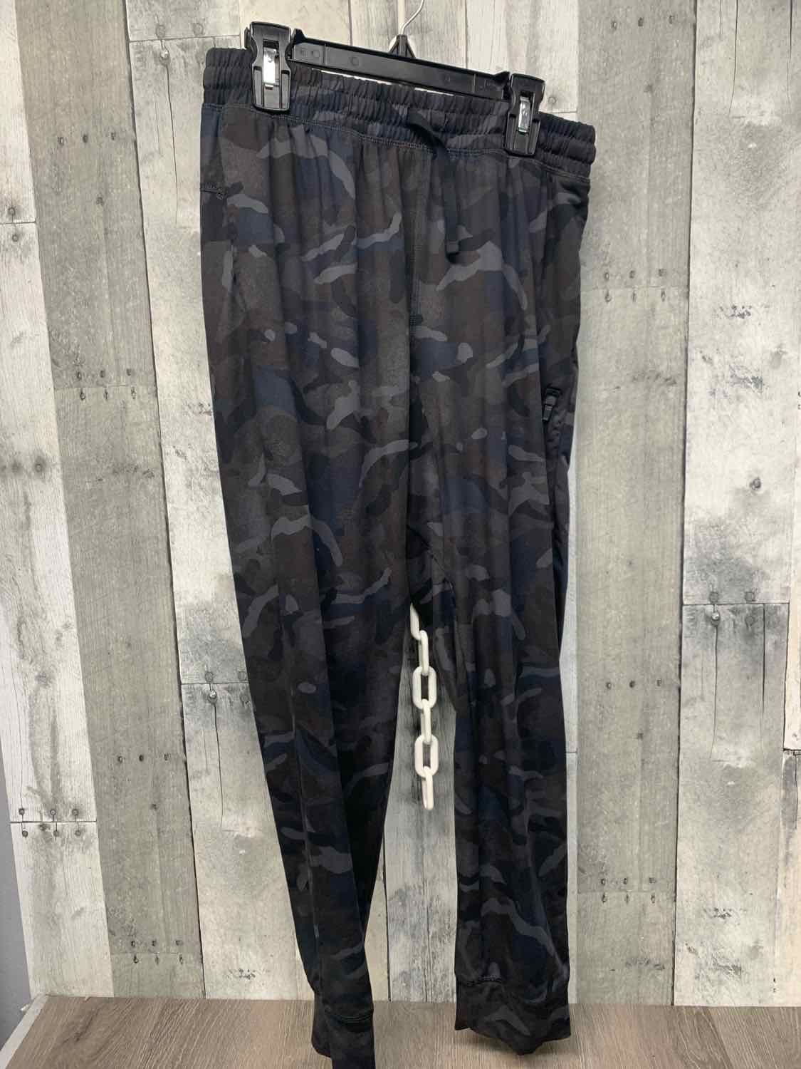 Size 14 Black Camo All in Motion Athletic Pants