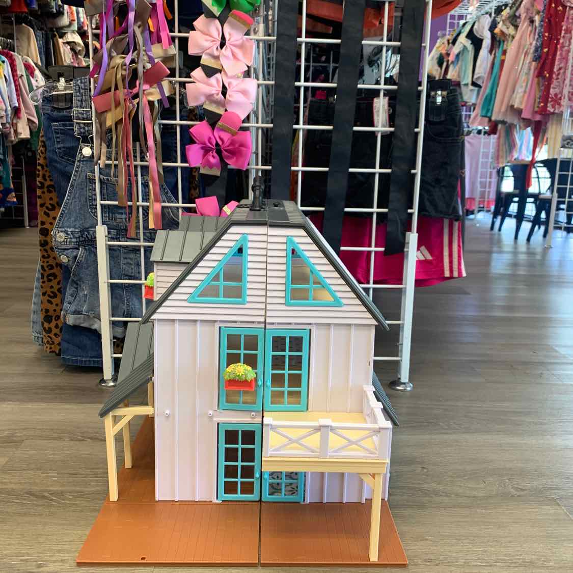 Generic White/Gray Dollhouse