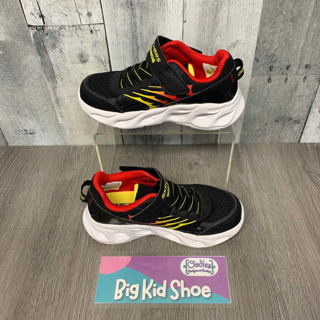 Size 12 Black/Red Skechers Sneakers