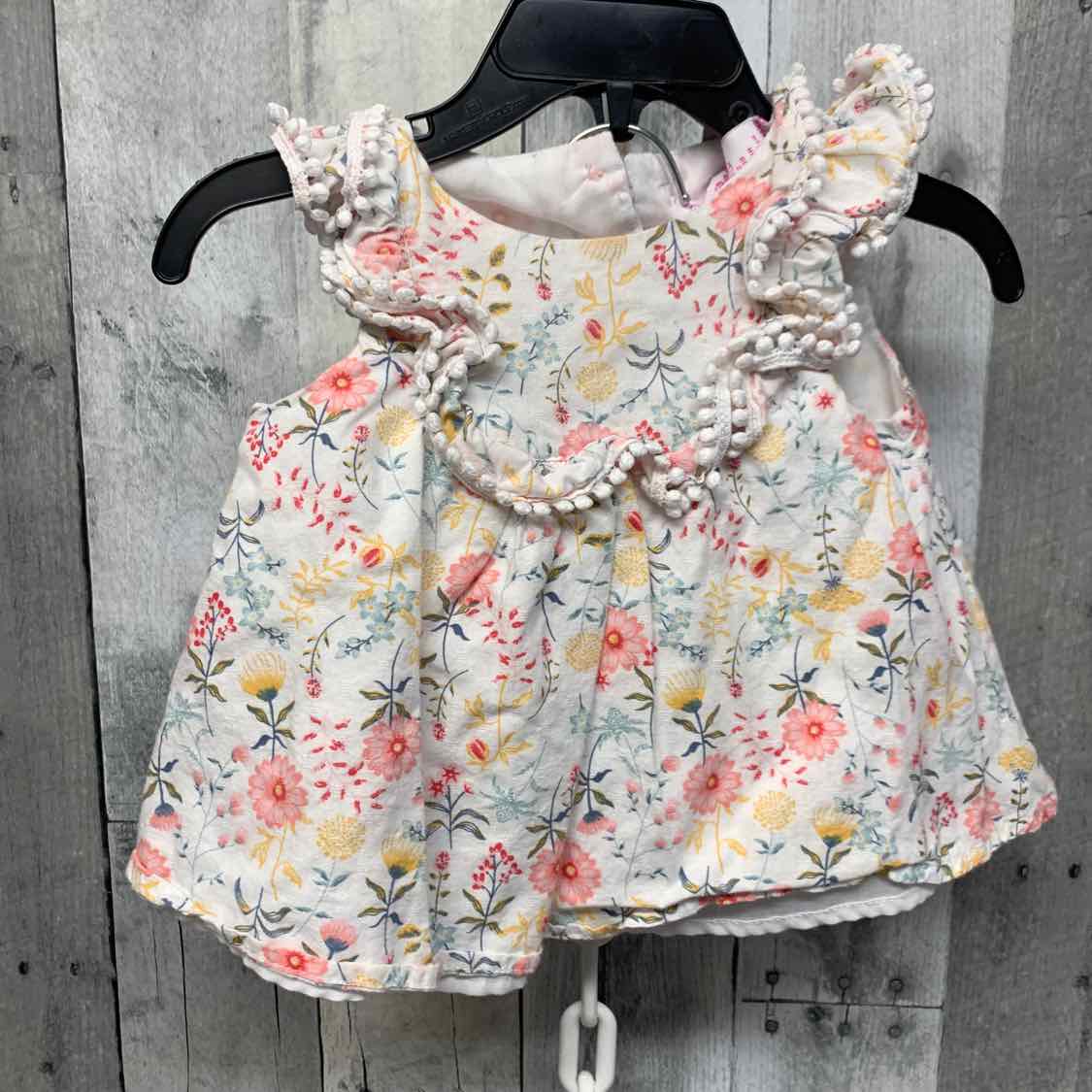 Size 0-3 Months White Floral Print Tommy Bahama Shirt/Shorts