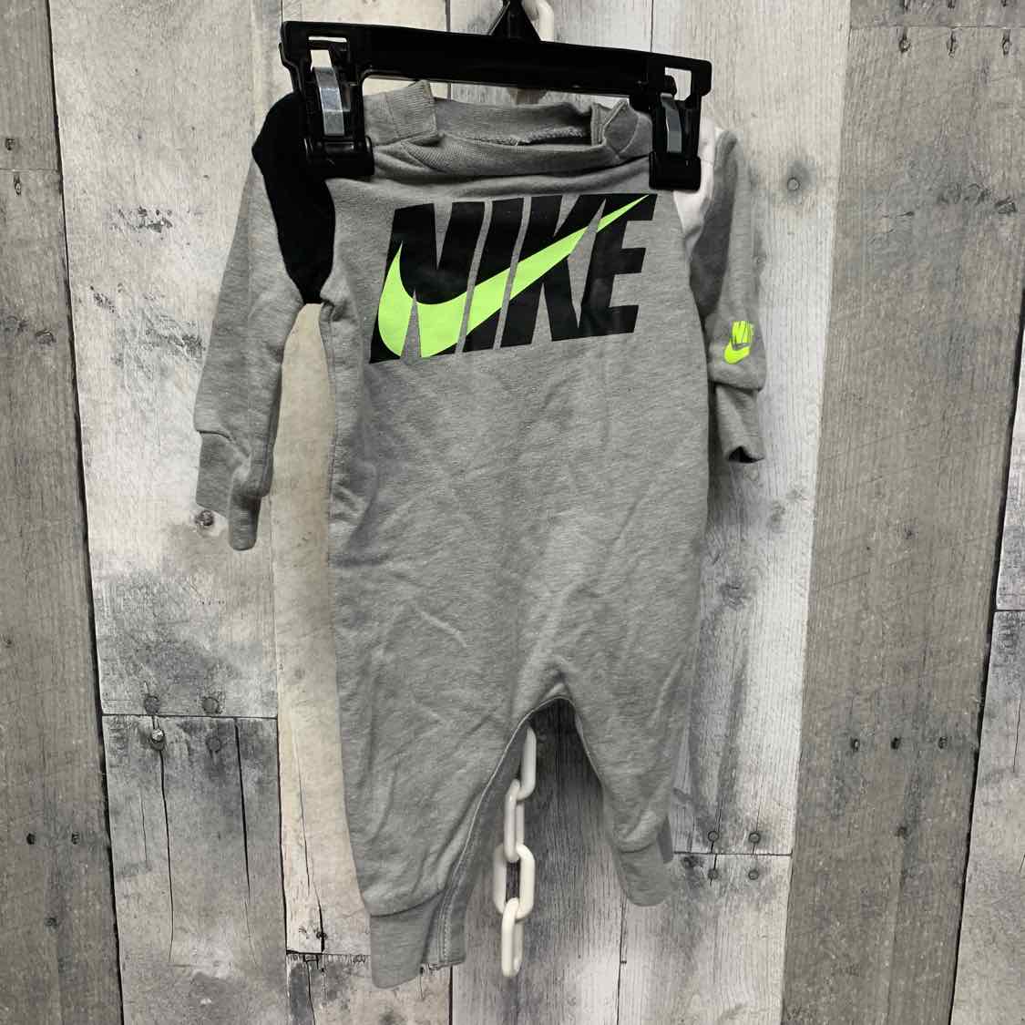 Size Newborn Gray/Green Sport Brand Romper