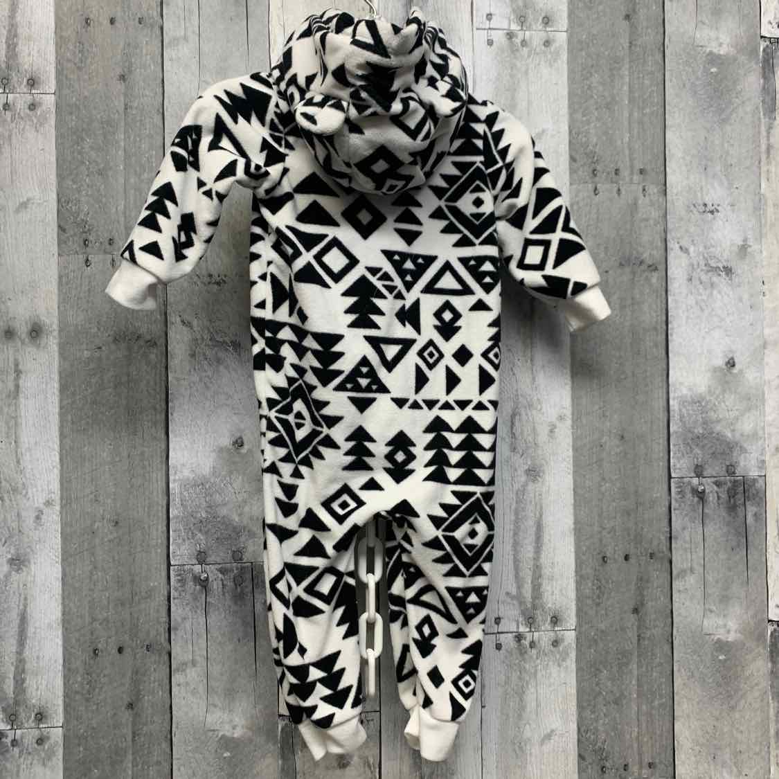 Size 9 Months White/Black Carter's Light Jacket - OodlesCB