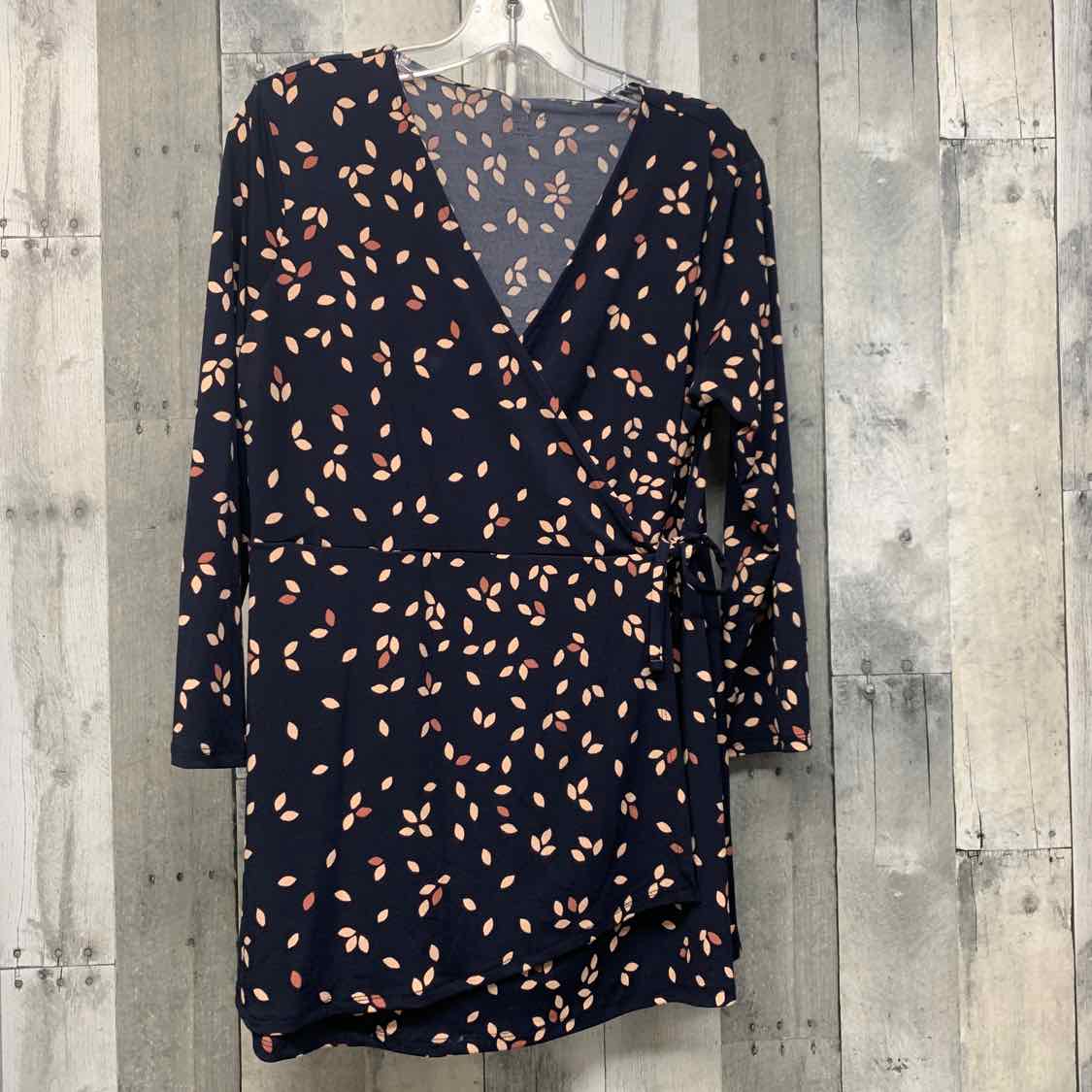 Size M Black/Tan Motherhood Long Sleeve Top