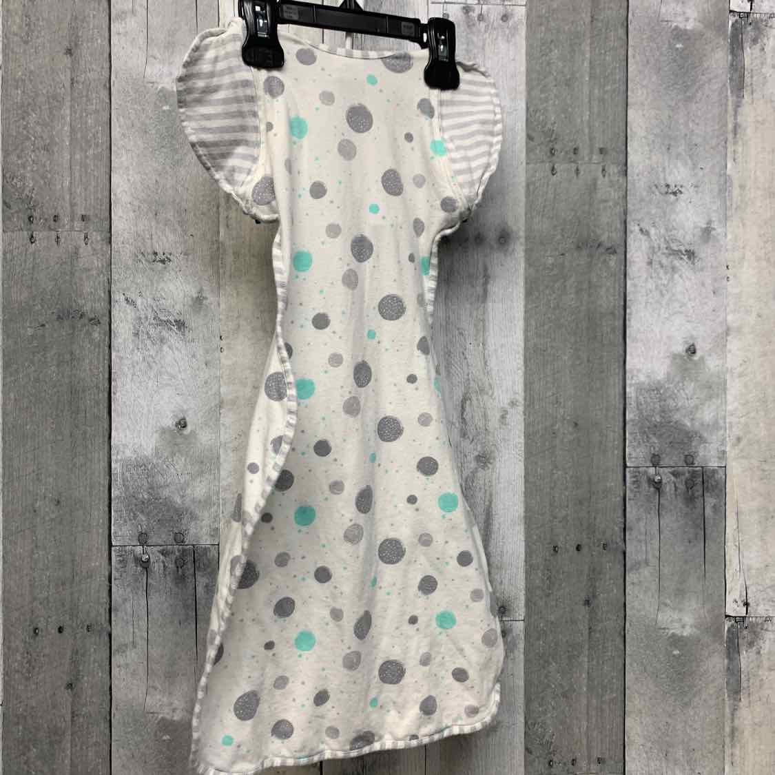 Size Medium White/Gray Swaddle Me Sleep Sack