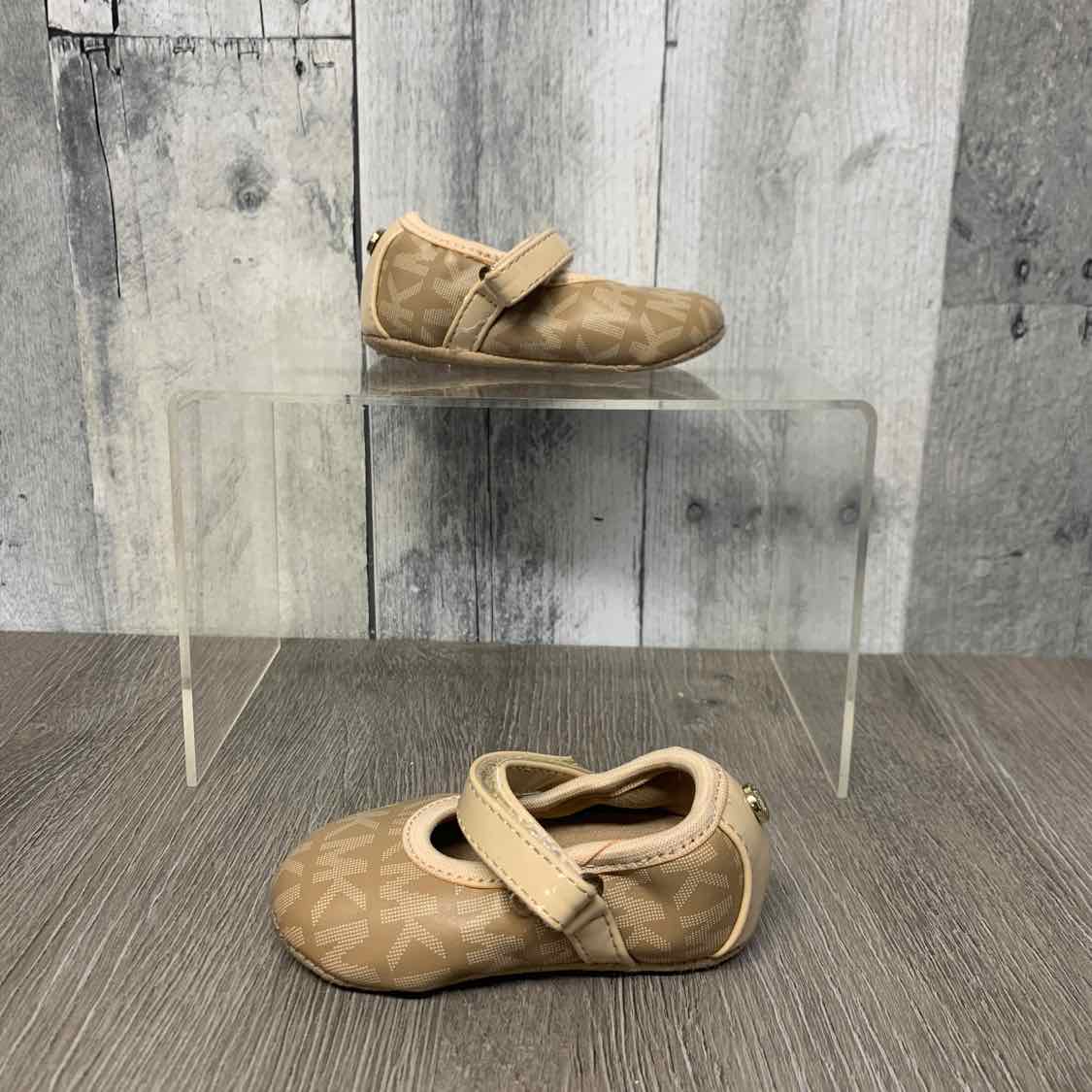 Size 2 Tan Michael Kors Soft Sole Shoes - OodlesCB