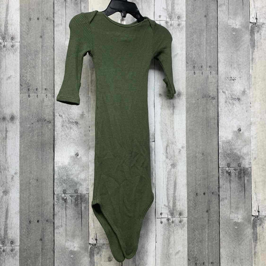 Size Newborn Green Bamboo Layette