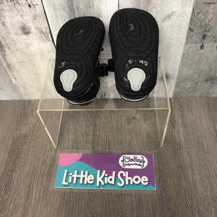 Size 3 Wide Black Stride Rite Sneakers