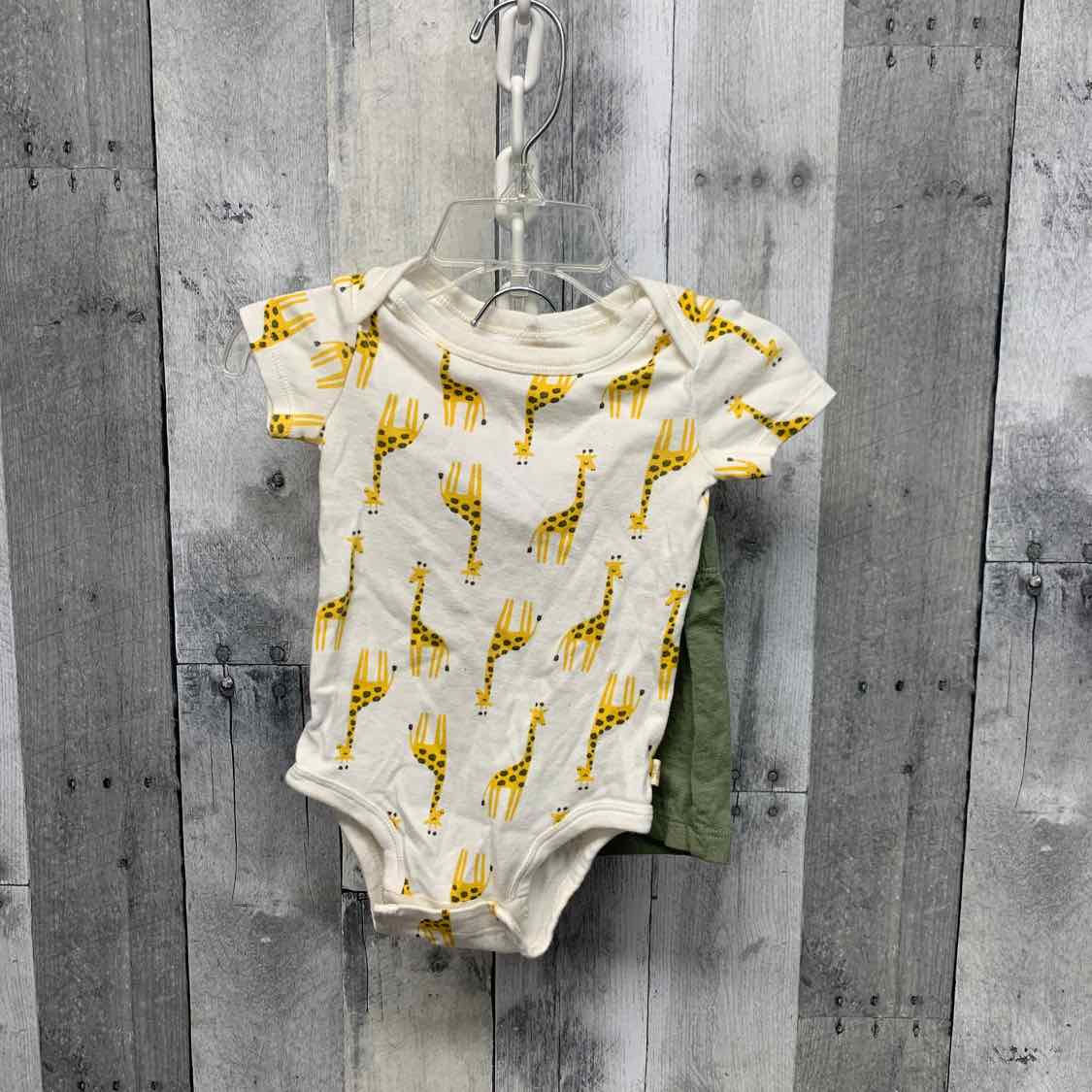 Size 9 Months Ivory/Green B Brand Shirt/Shorts