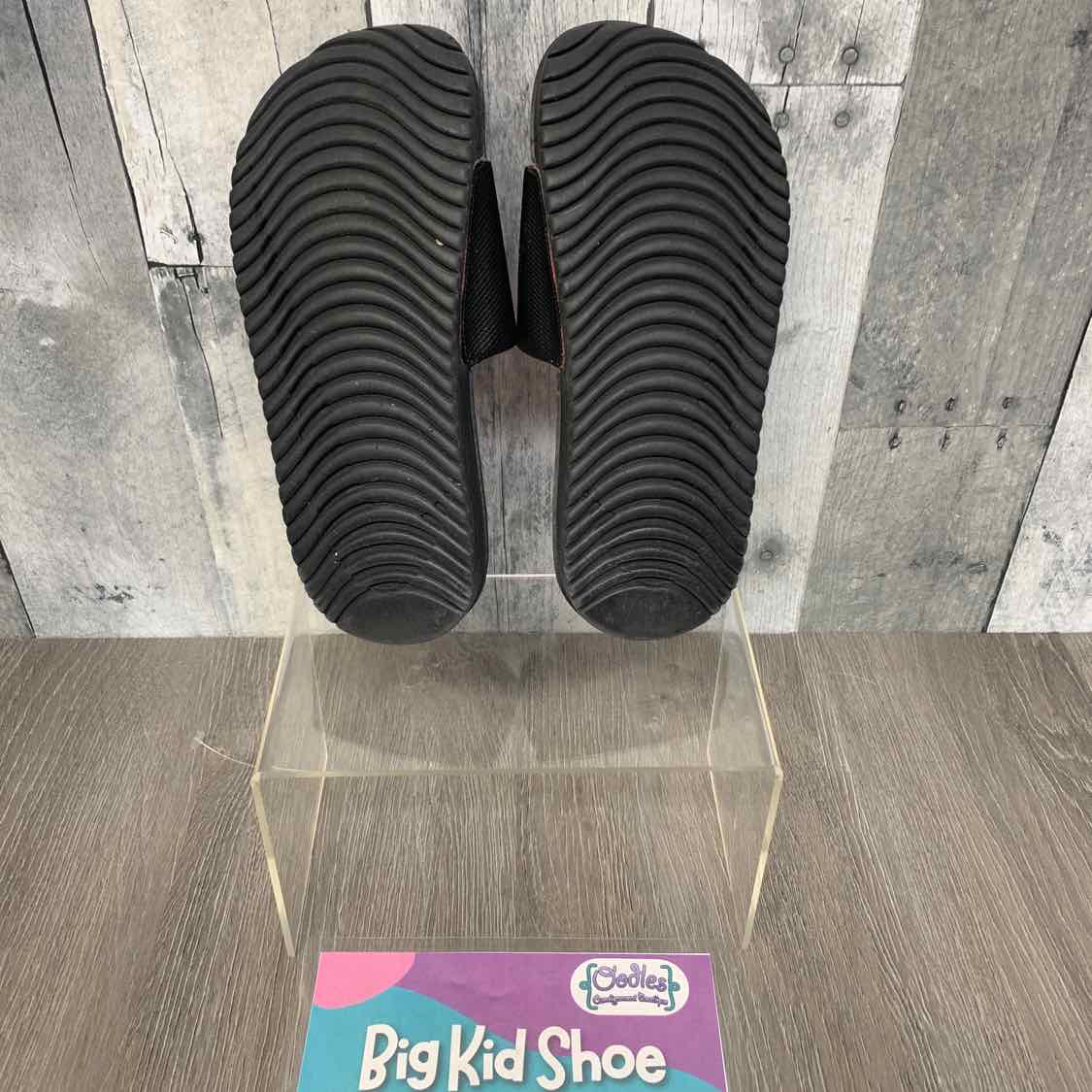 Size 2 Black/Pink Sport Brand Sandals