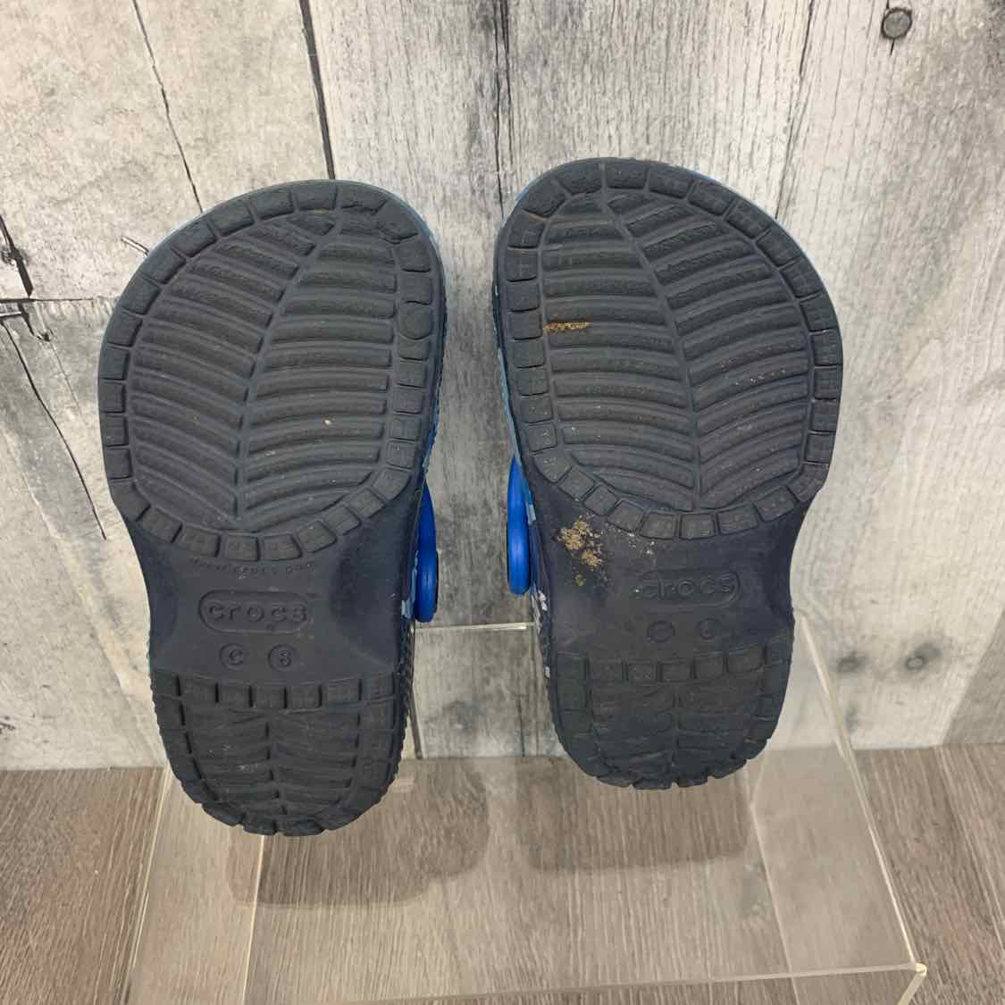 Size 6 Blue Print Crocs Water Shoes