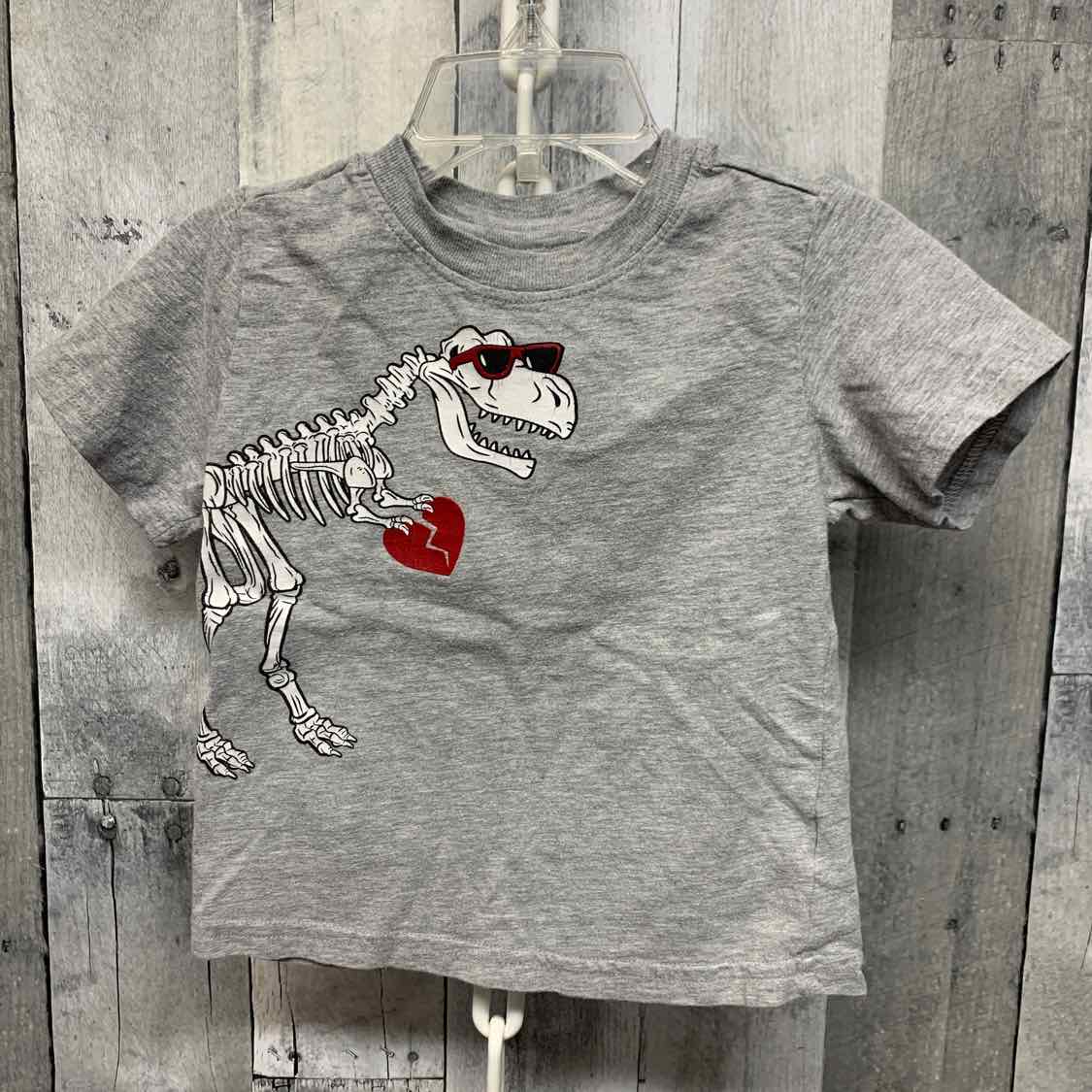 Size 2T Gray/Red Holiday Brands T Shirt